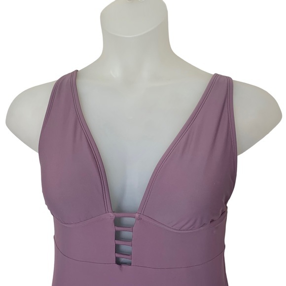 Shade and Shore one‎ piece lavender swimsuit, high cut thigh large - Picture 3 of 11